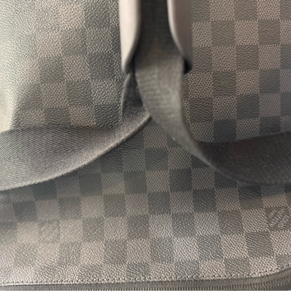 Louis Vuitton Damier Graphite Horizon Duffle 65 bag. - Picture 14 of 16